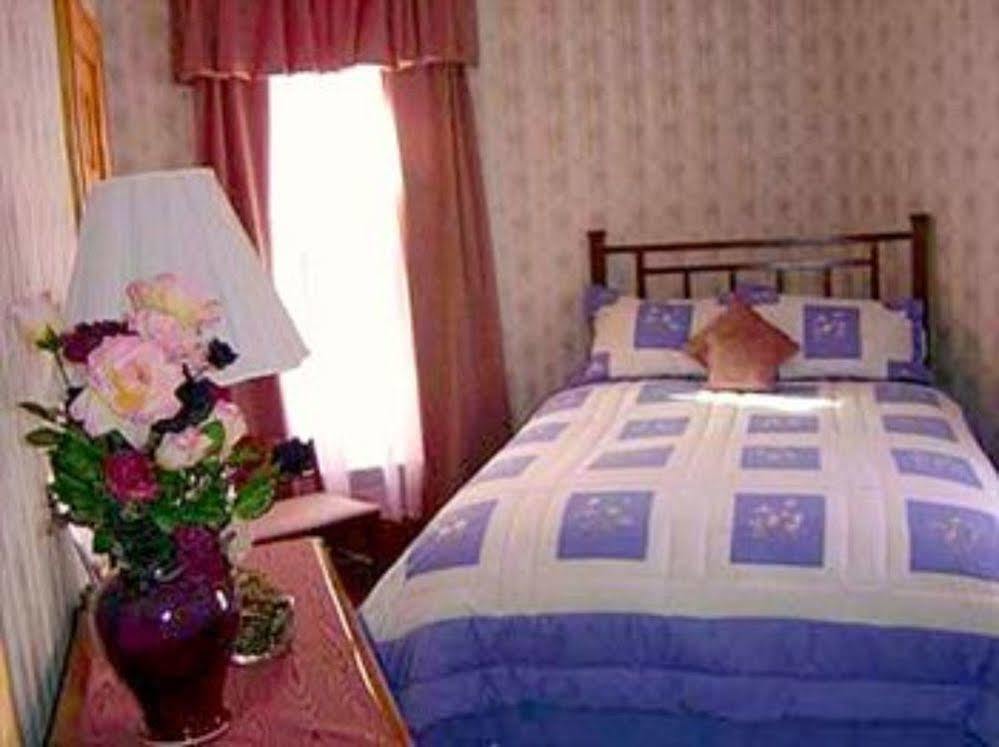 Garden House Bed And Breakfast Hannibal Quarto foto